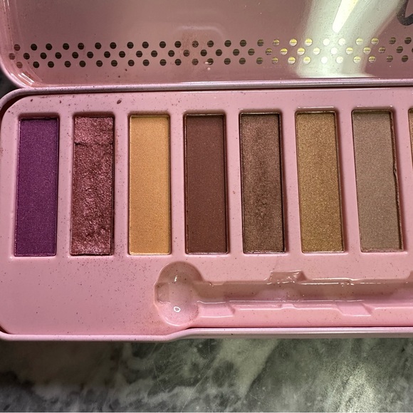 The Color Workshop Nude Eyeshadow Palette - Picture 4 of 6